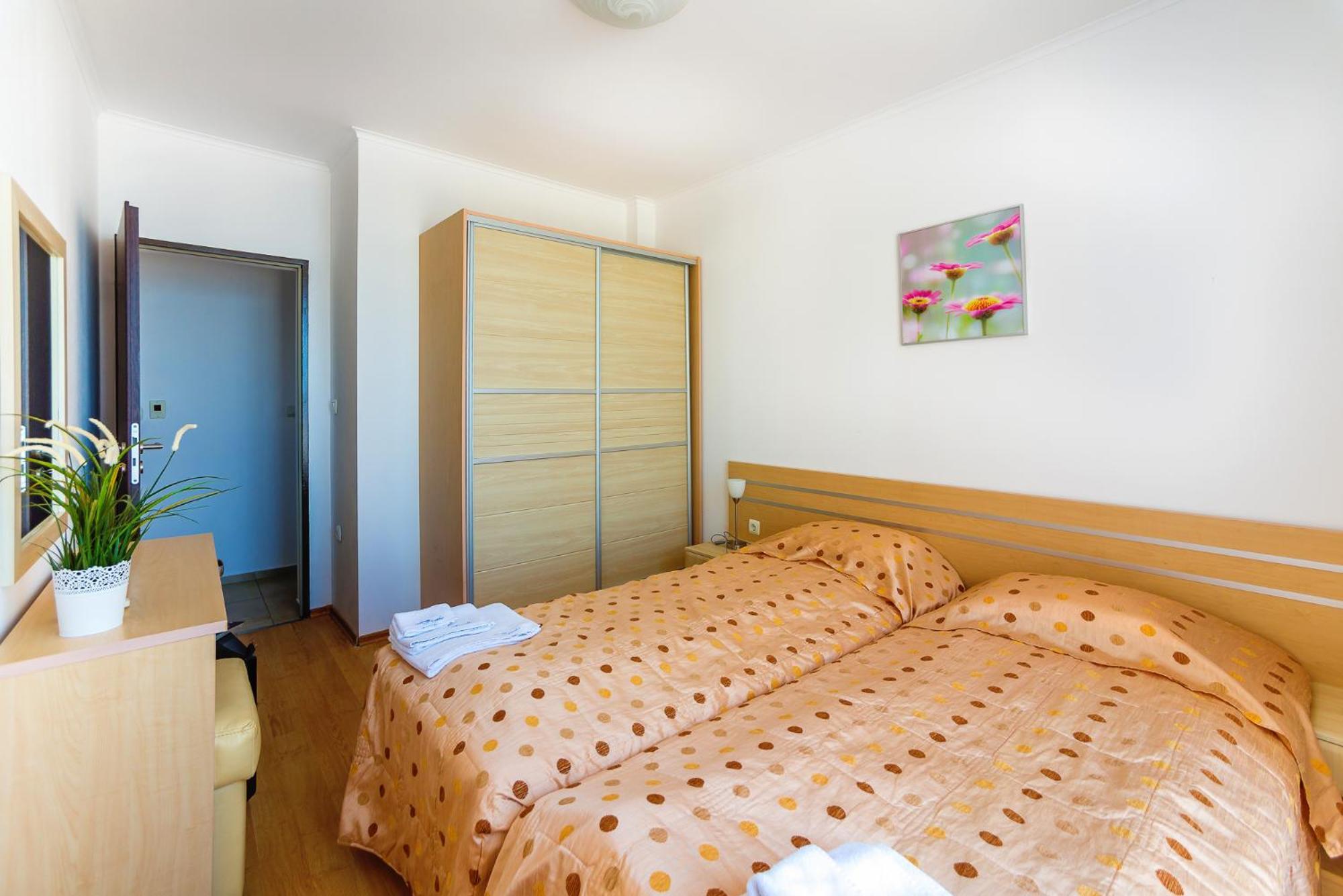 Apartment Complex Mirage Of Nessebar Bagian luar foto
